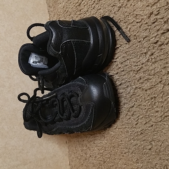 Shoes - Picture 2 of 4